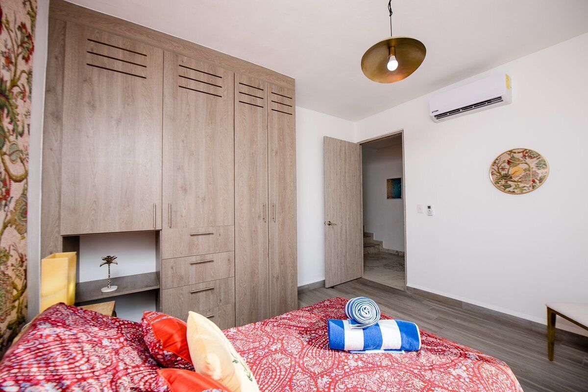 Comfortable House, 15 min to Downtown