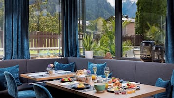 Daily buffet breakfast (EUR 25 per person)