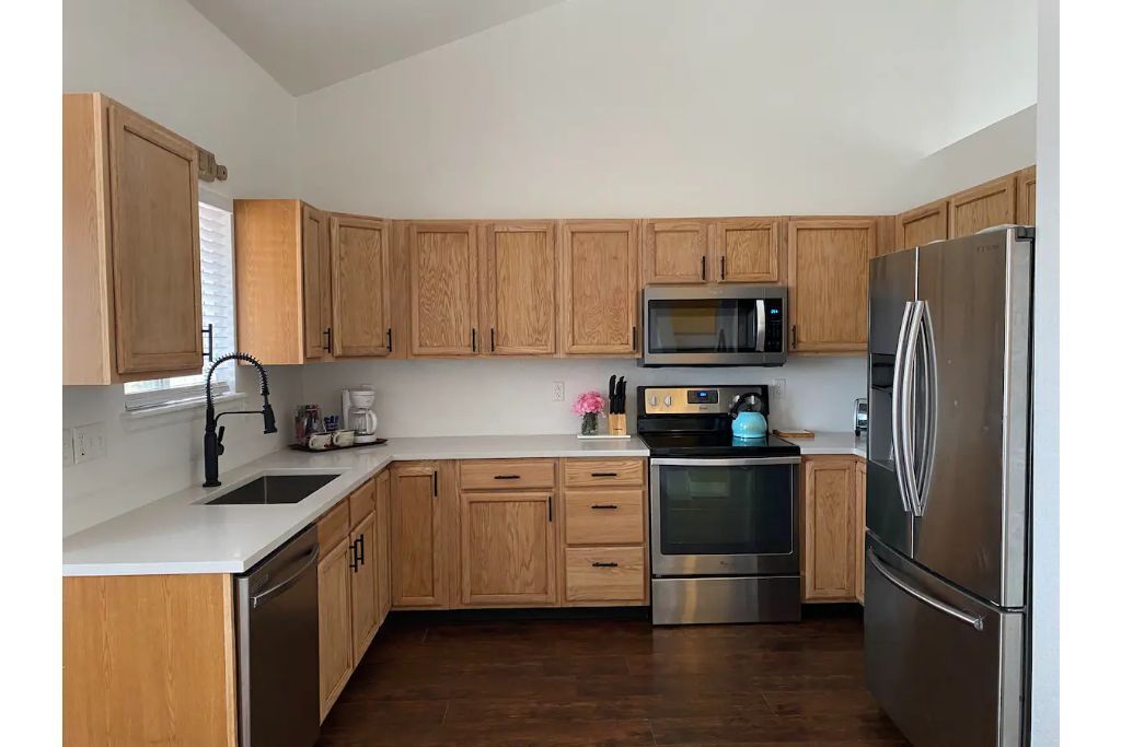 🏠 NEWly renovated, Private & Cozy Home