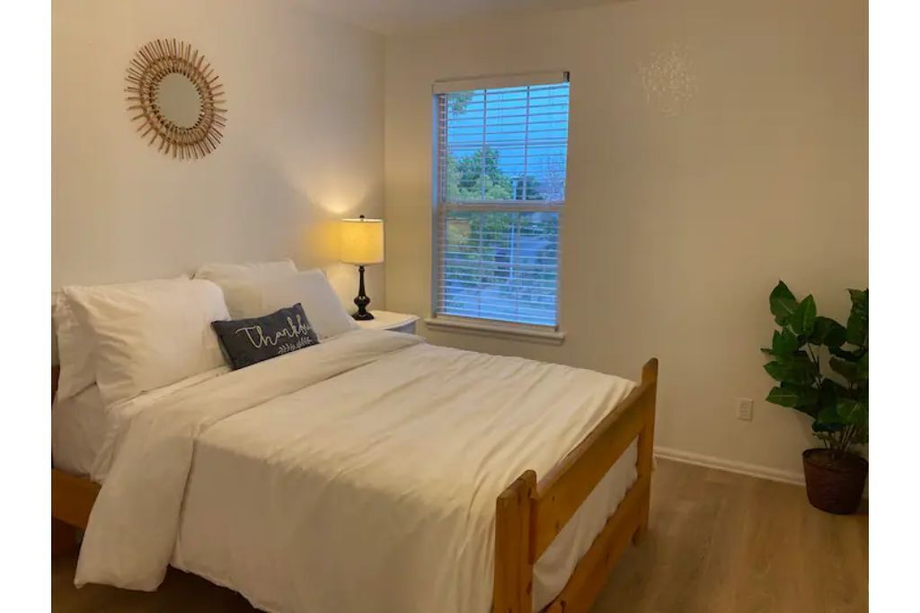 🏠 NEWly renovated, Private & Cozy Home