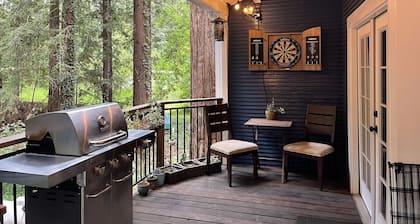 Mountain cabin w/king suite in the Redwoods of the Santa Cruz Mountains