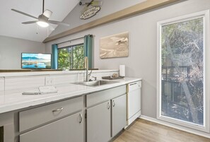 Frigorifero, microonde, forno, lavastoviglie