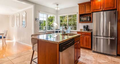 The Landing at Oyster Bay - Waterfront Home