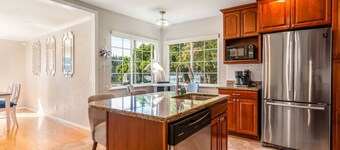 The Landing at Oyster Bay - Waterfront Home