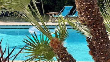 Piscine couverte, piscine extérieure