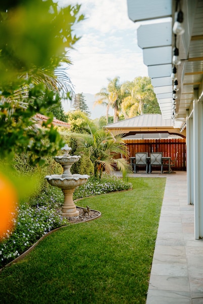 Spacious home 7 minutes away from the beach!