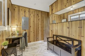 Interior - Upper Stone Lodge | Hot Tub & Game Room| Upper Unit (Cascade)