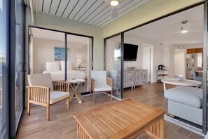 1 bedroom, iron/ironing board, WiFi, bed sheets - Cozy 1-bedroom condo with pool access (Marco Island)