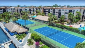 Sports court - Cozy 1-bedroom condo with pool access (Marco Island)