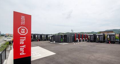 HOTEL R9 The Yard Uki