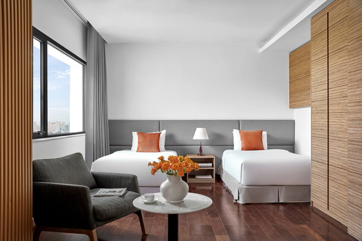 Studio Deluxe Twin | ตู้นิรภัยในห้องพัก, โต๊ะ  ทำงาน, พื้นที่ทำงานแบบใช้แล็ปท็อป