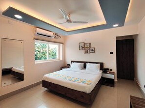 Classic-Studiosuite | Laptopgeeigneter Arbeitsplatz, kostenloses WLAN, Bettwäsche