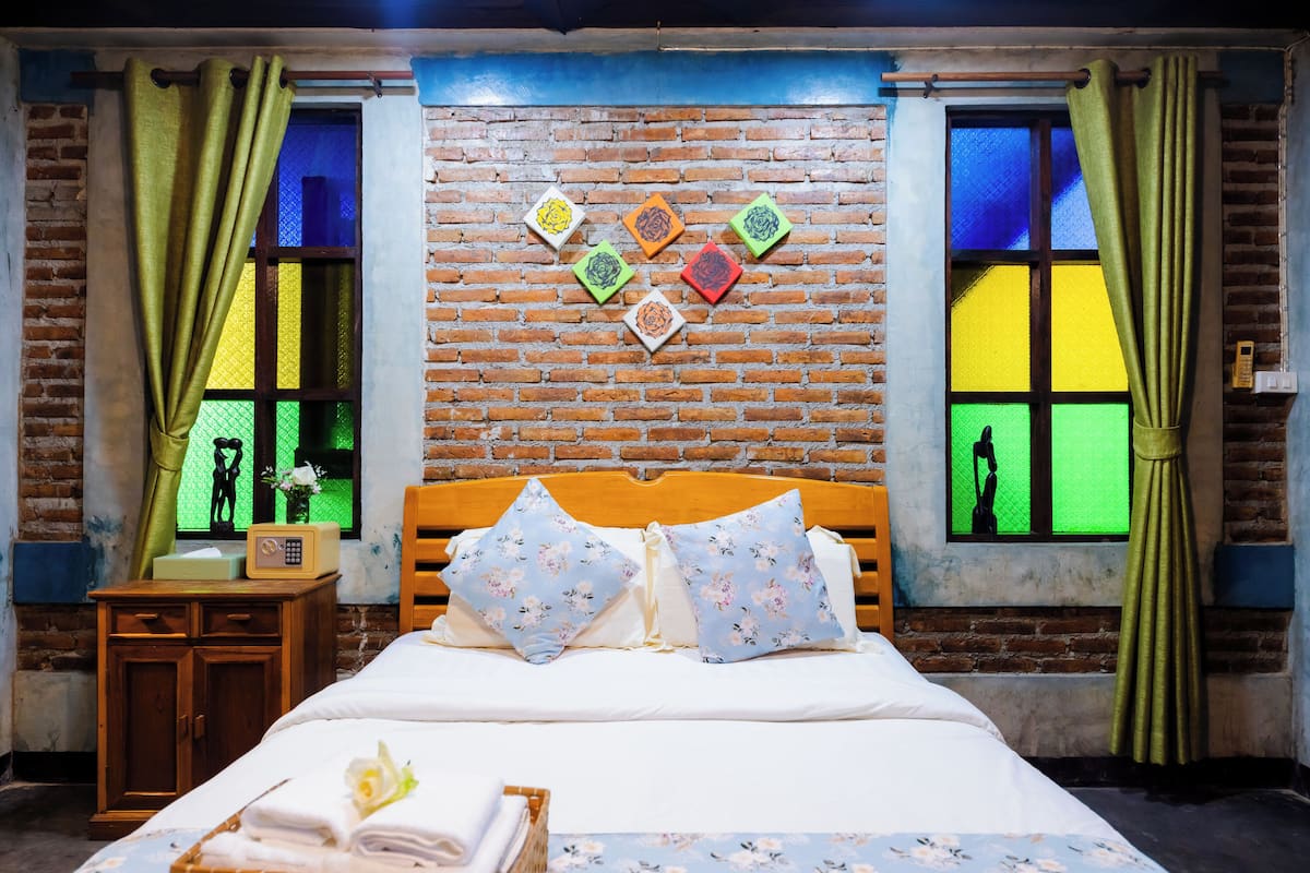 Escriptori i wifi gratuïta