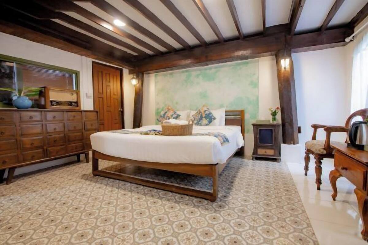 Meja kerja dan Wi-Fi gratis