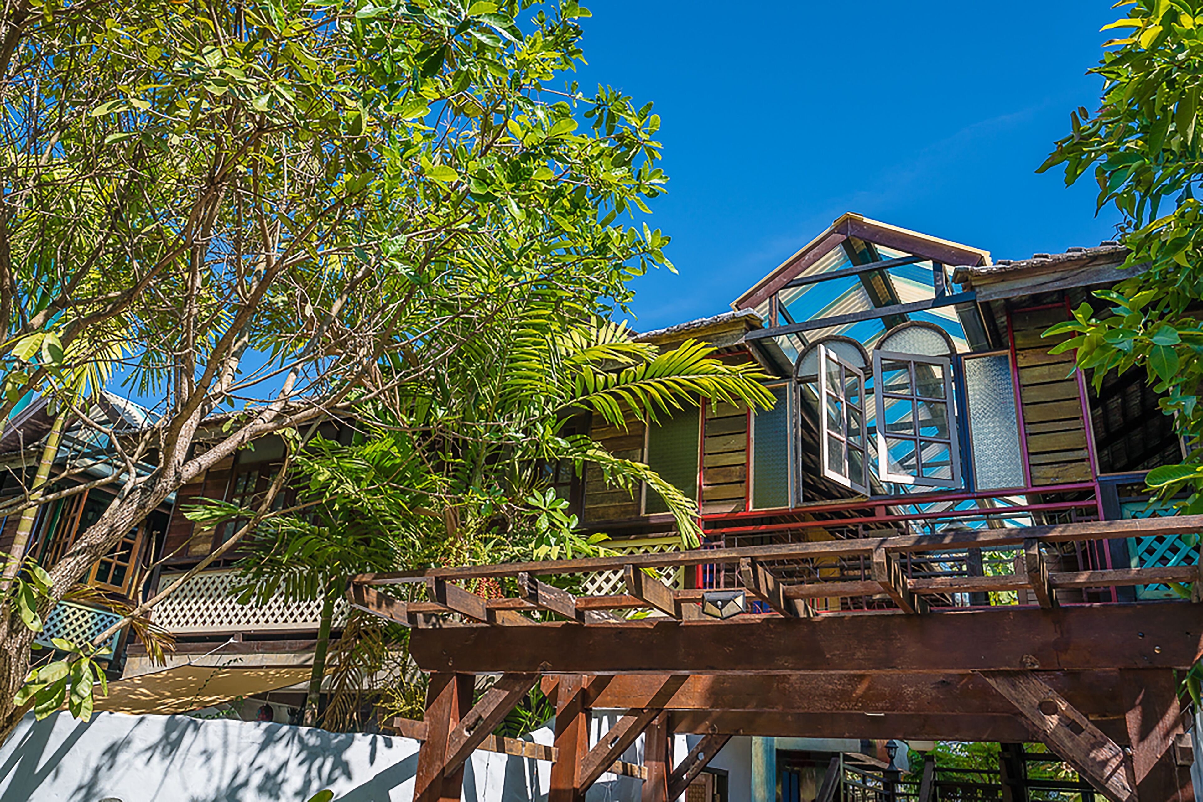 Fachada de la propiedad