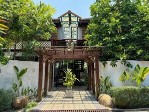 Property entrance - Teewana Resort Chiang Mai (Hang Dong)