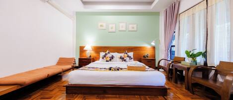 Deluxe Double Room, 1 King Bed, Non Smoking, City View | Desk, free WiFi