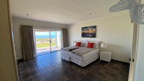6 bedrooms, iron/ironing board, free WiFi, bed sheets - Stunning Villa in St Helena Bay, South Africa (St. Helena Bay)