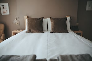 Quarto casal standard | Escrivaninha, Wi-Fi de cortesia