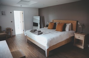 Chambre Double Supérieure | Bureau, Wi-Fi gratuit