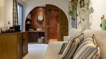 Junior Room | Premium bedding, in-room safe, individually decorated