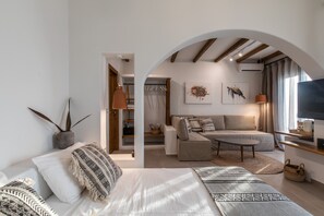 Junior Room | Premium bedding, in-room safe, individually decorated