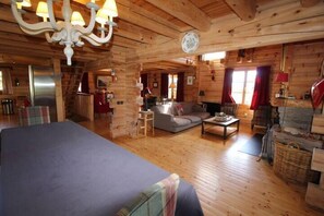 4 slaapkamers, een strijkplank/strijkijzer, internet