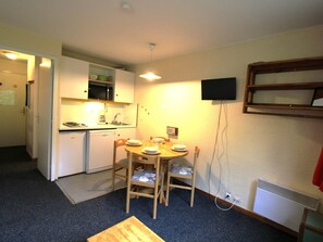 Fridge, microwave, dishwasher, toaster