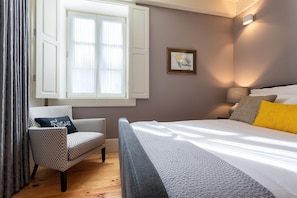 2 bedrooms, individually decorated, individually furnished