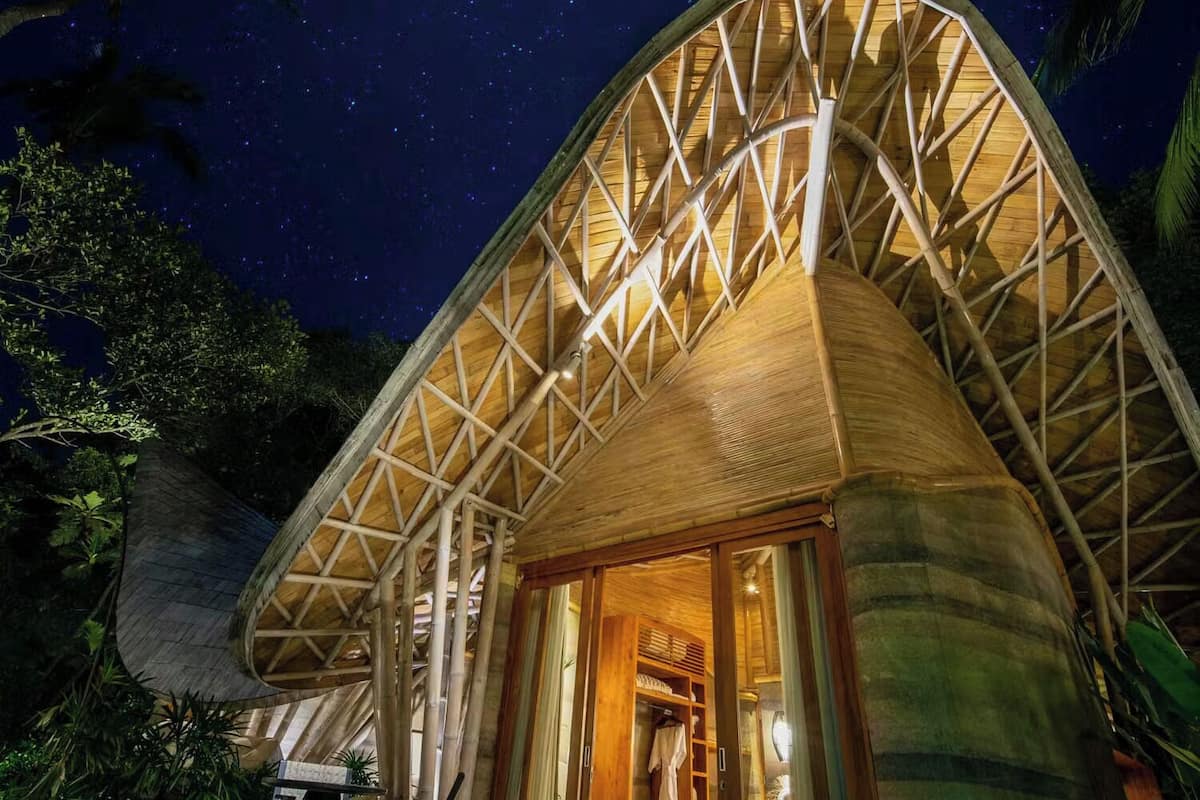 Jungle Garden Pool Villa | 高級寢具、迷你吧贈品、房內夾萬、書桌