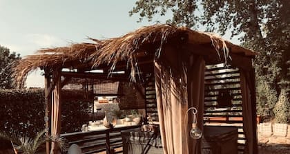 LA BRINDILLE Small mas provençal *** studio 30 m2 3 Pers. quiet with swimming pool