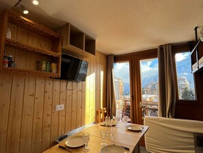 Interior - Renovated studio in Avoriaz center, 3-4 ppl, south-facing balcony (Avoriaz)