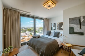 2 bedrooms, iron/ironing board, travel cot, free WiFi - Penthouse. Roof Terrace. Shoreditch. AC (London)