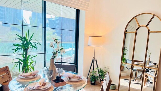 Apartment (2 Bedrooms) | Living area | 1-cm plasma TV with satellite channels, TV, Netflix - Elegant 2bedroom With Balcony in Dubai Marina (Dubai)