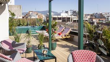 Banyera d'hidromassatge a l'aire lliure