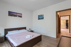 2 bedrooms, desk, free WiFi