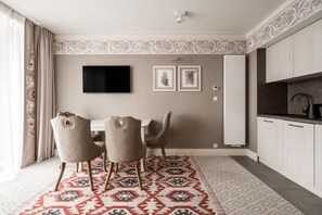 Laptop workspace, blackout curtains, cots/infant beds, free WiFi - Aries Residence Bukowina (Bukowina Tatrzanska)