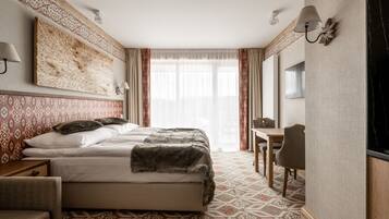 Estudio | Espacio para trabajar con laptop, cortinas blackout y cunas