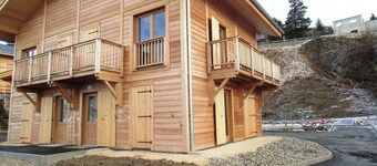 Spacious chalet in Chamrousse for 8 people over 3 levels