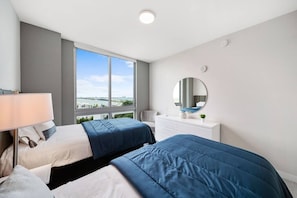 3 habitaciones, tabla de planchar con plancha, wifi y ropa de cama 