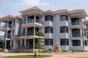 Front of property - Century Lake View Apartments (Jinja)