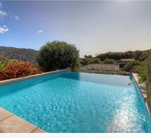 Piscine extérieure, piscine chauffée