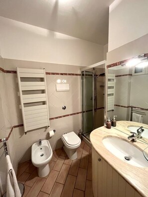 Doccia, bidet