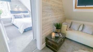 6 bedrooms, iron/ironing board, travel cot, free WiFi