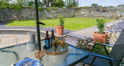 Tan y Bryn Bach - a snowdonia that sleeps 5 guests in 2 bedrooms