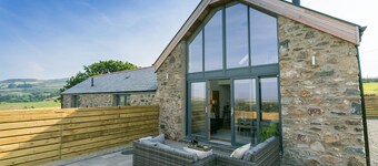 Bwncath -  a coastal that sleeps 6 guests  in 3 bedrooms