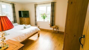 1 bedroom, iron/ironing board, travel cot, free WiFi