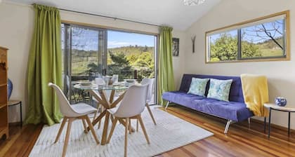 Kundaniwas | Lake Okareka Tiny House + Lake Views