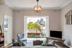 Living area - 'Latitude' - Stunning Opera House Views, Designer 2 Bedroom Executive Apartment w/ airconditioning (Kirribilli)