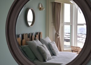 Superior Double Room | Hypo-allergenic bedding, in-room safe, individually furnished, desk - Hotel Penzance Promenade (Penzance)
